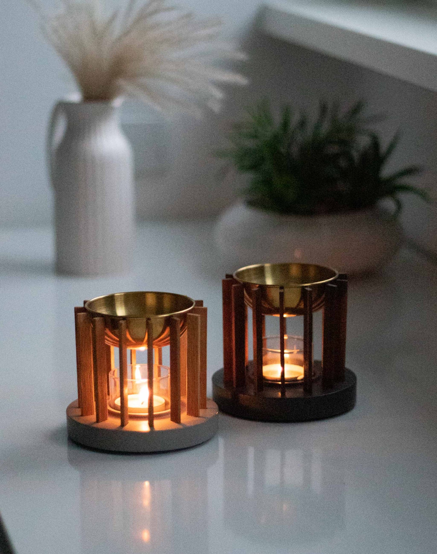 Molika Duftlampe aus Nussbaum und Beton (Nussbaum/Anthrazit)